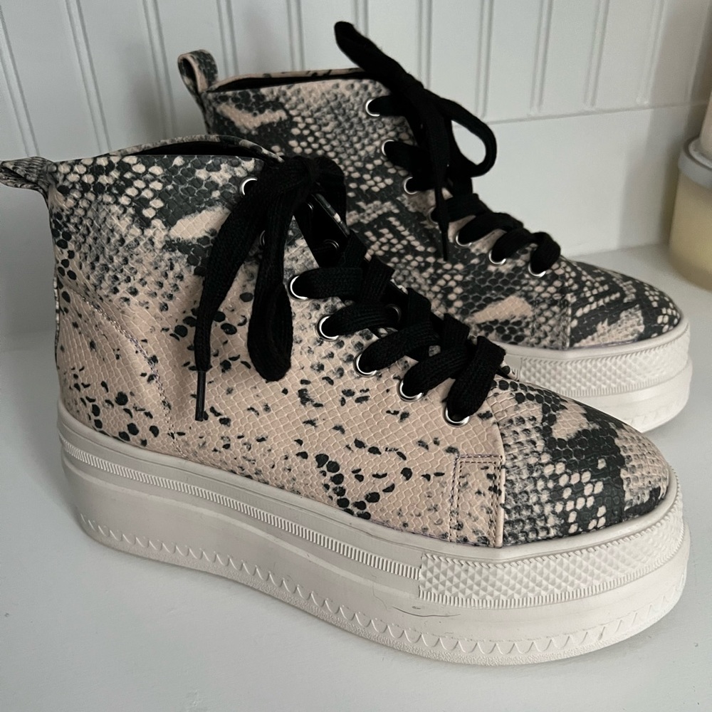 Madden girl platform sneaker boot